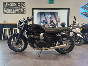 Triumph STREET TWIN