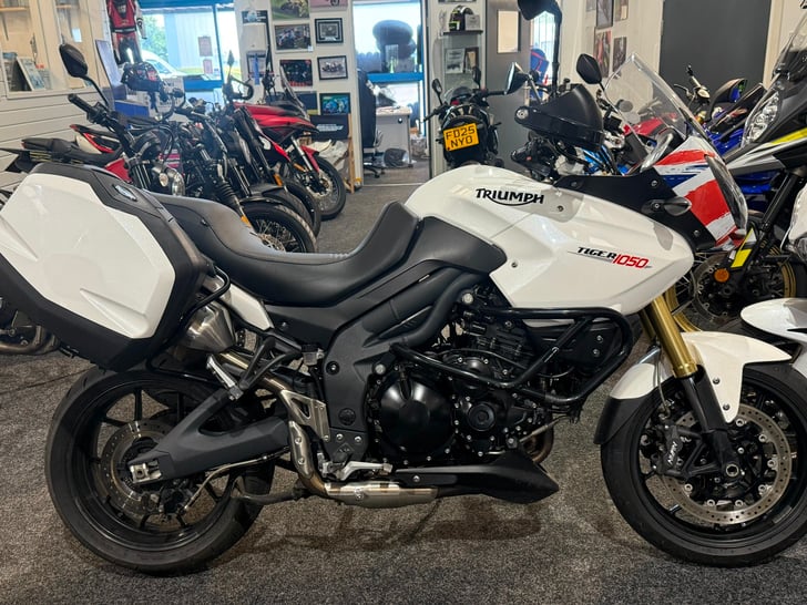 Triumph TIGER 1050