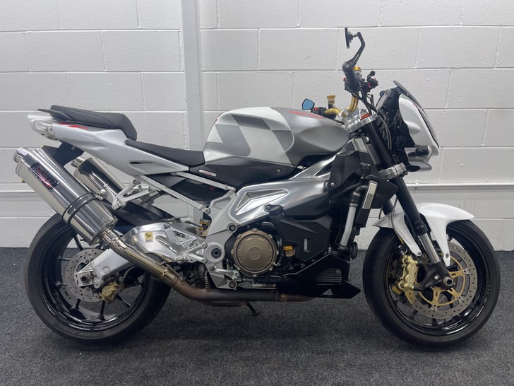 Aprilia TUONO 1000 R