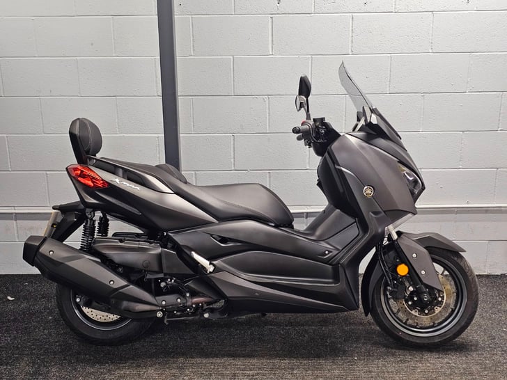 Yamaha XMAX 400