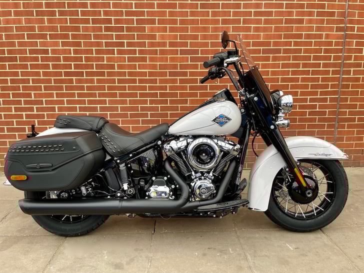 HARLEY-DAVIDSON SOFTAIL FLHC HERITAGE CLASSIC