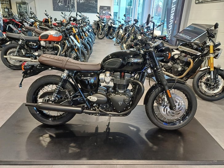 Triumph BONNEVILLE T120 BLACK