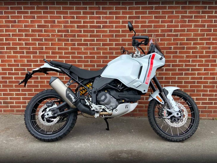 DUCATI DESERTX