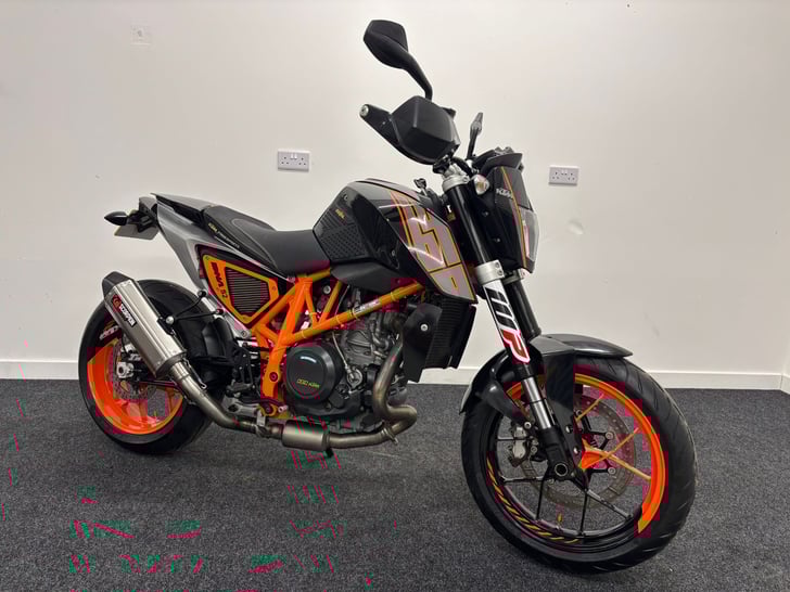KTM 690 DUKE