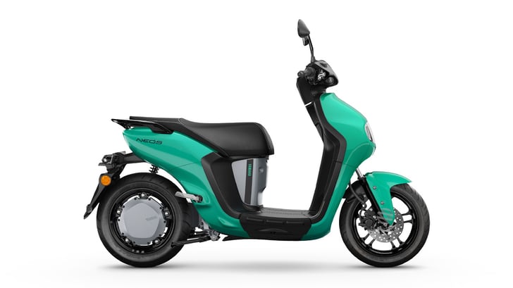 Yamaha electric hot sale scooty price