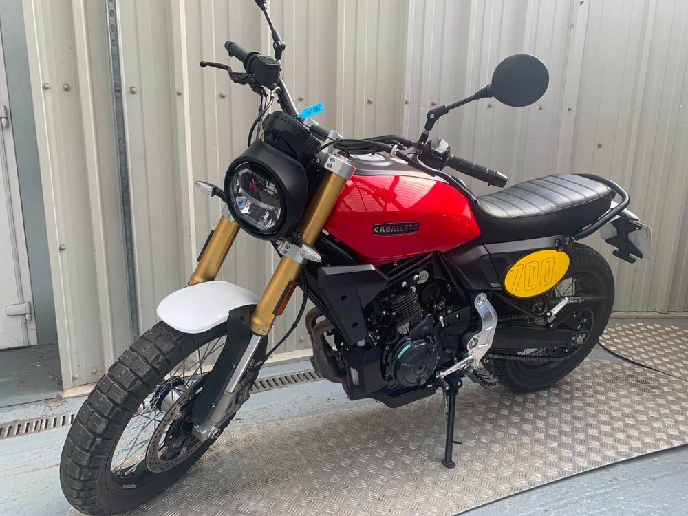 Scrambler 700 2024