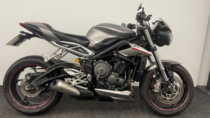 TRIUMPH STREET TRIPLE RS