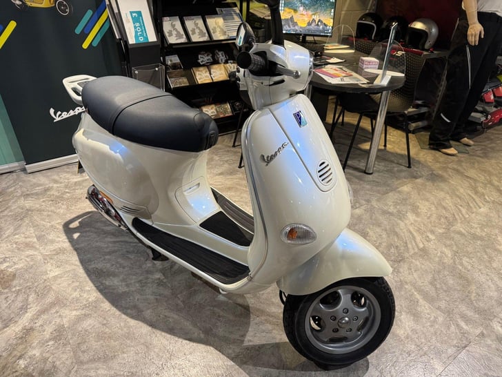 Piaggio ET4 125