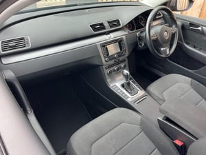 Used Volkswagen PASSAT PASSAT 2.0 TDI BLUEMOTION TECH HIGHLINE DSG EURO 5 (S/S) 4DR for sale in Chesterfield | Image 3