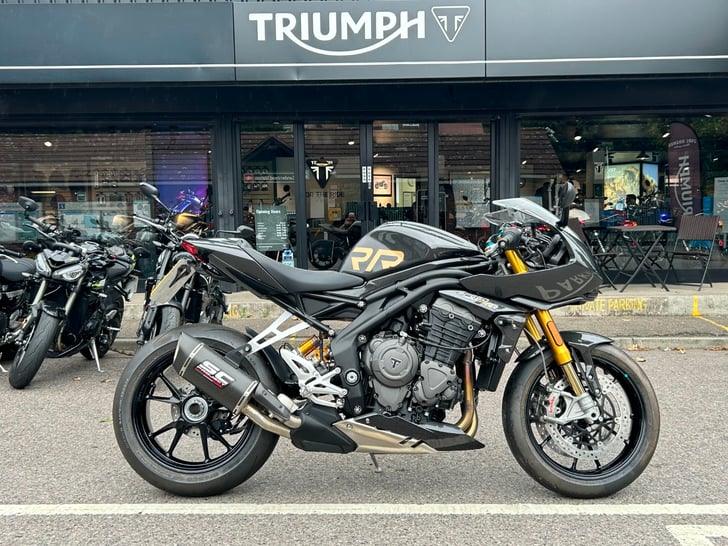 Triumph SPEED TRIPLE 1200 RR