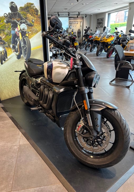 Triumph ROCKET 3 STORM R