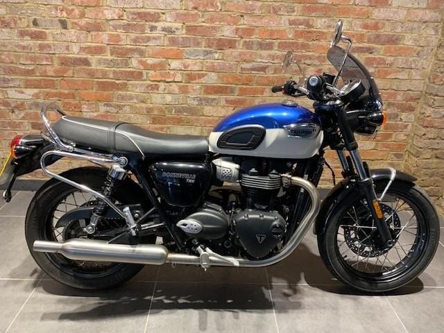Triumph BONNEVILLE T100