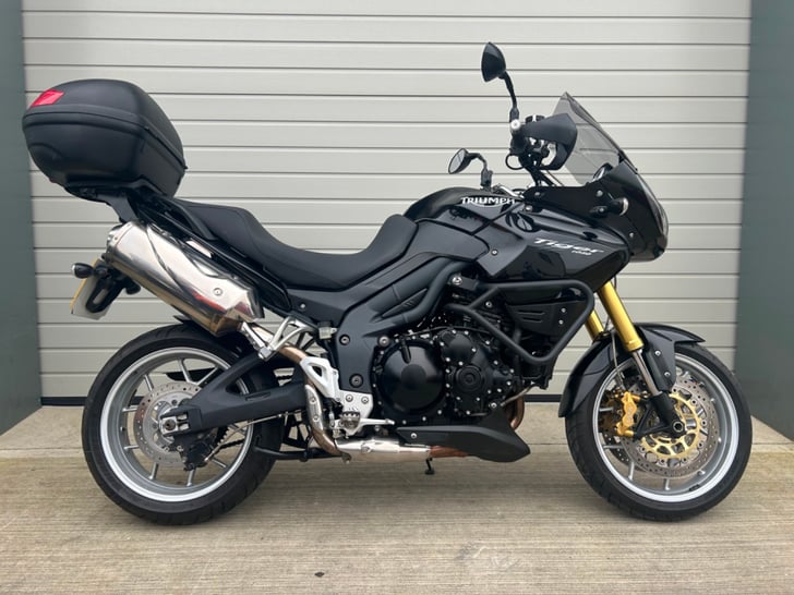 TRIUMPH TIGER 1050