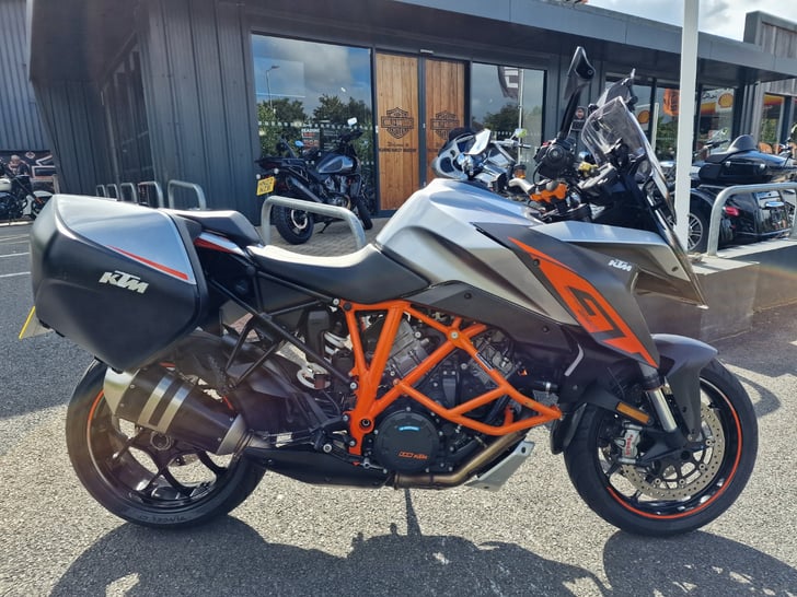 KTM 1290 SUPER DUKE GT ABS