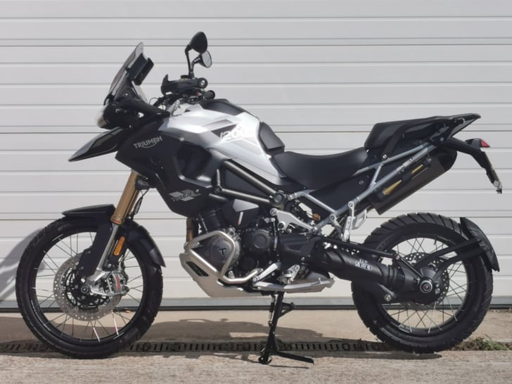 TRIUMPH TIGER 1200 RALLY PRO