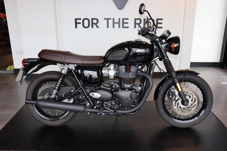 TRIUMPH BONNEVILLE T120 BLACK