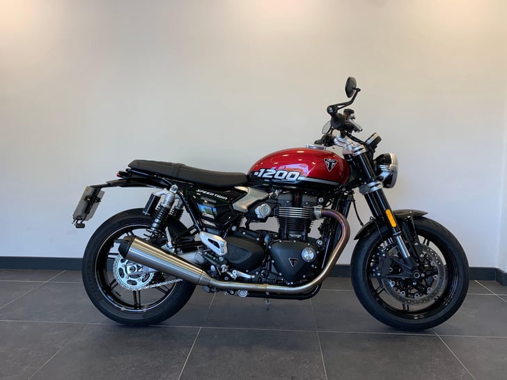 TRIUMPH SPEED TWIN 1200