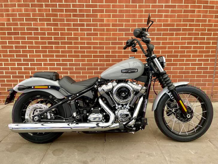 HARLEY-DAVIDSON SOFTAIL FXBB STREET BOB