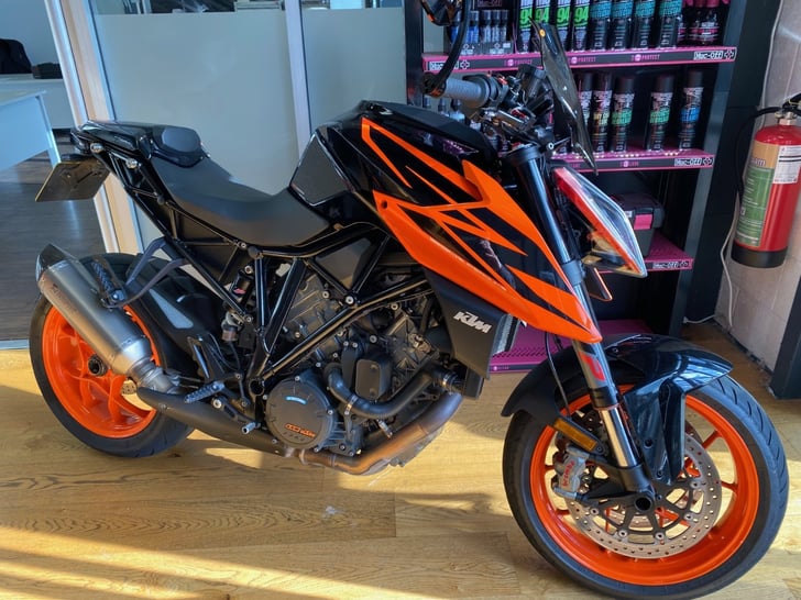 KTM 1290 SUPER DUKE R
