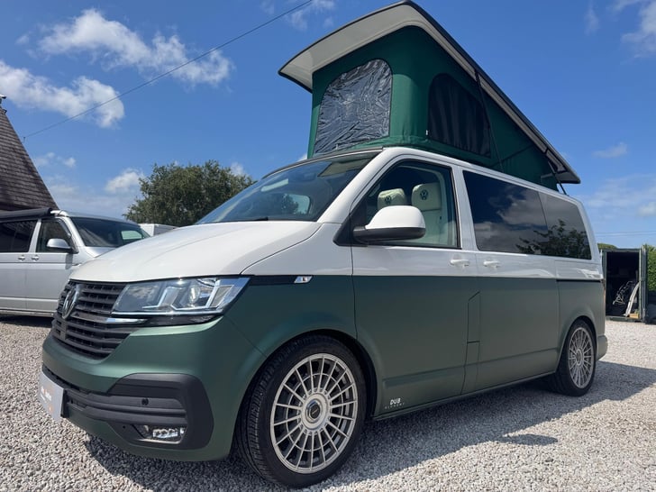 VOLKSWAGEN TRANSPORTER