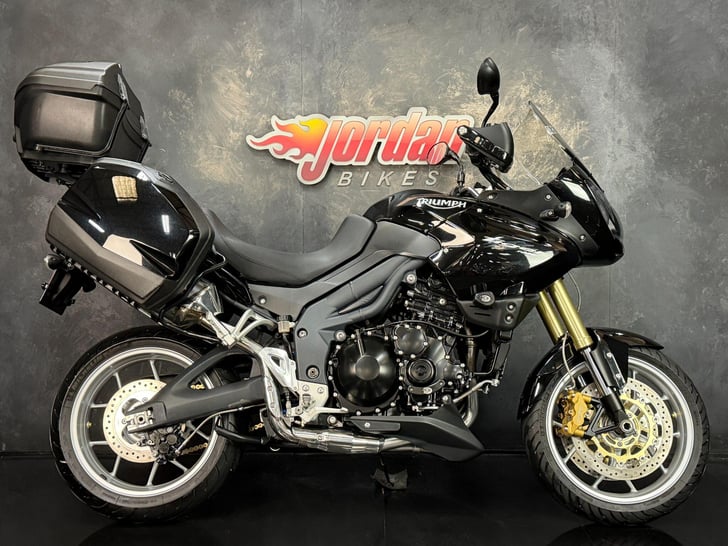 TRIUMPH TIGER 1050