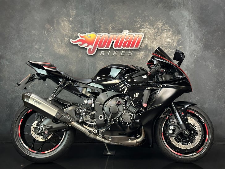 Yamaha R1 1000