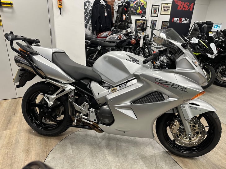 Honda VFR800F F1