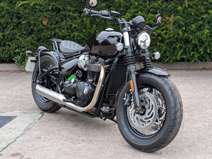 Triumph BONNEVILLE BOBBER STEALTH EDITION