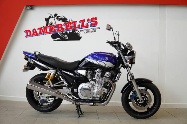 YAMAHA XJR1300