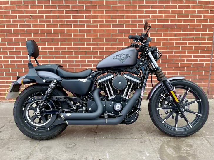 Harley-Davidson SPORTSTER XL883N IRON