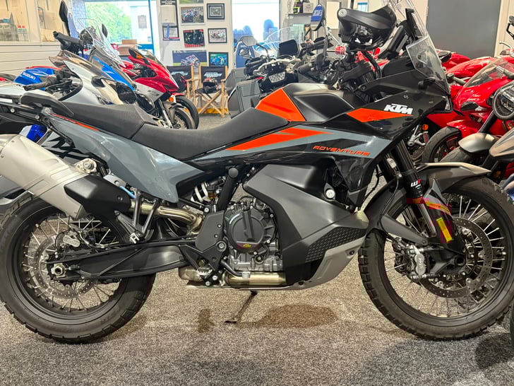 KTM 890 ADVENTURE