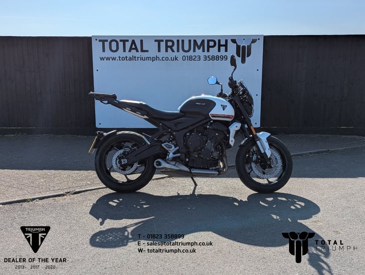 TRIUMPH TRIDENT 660