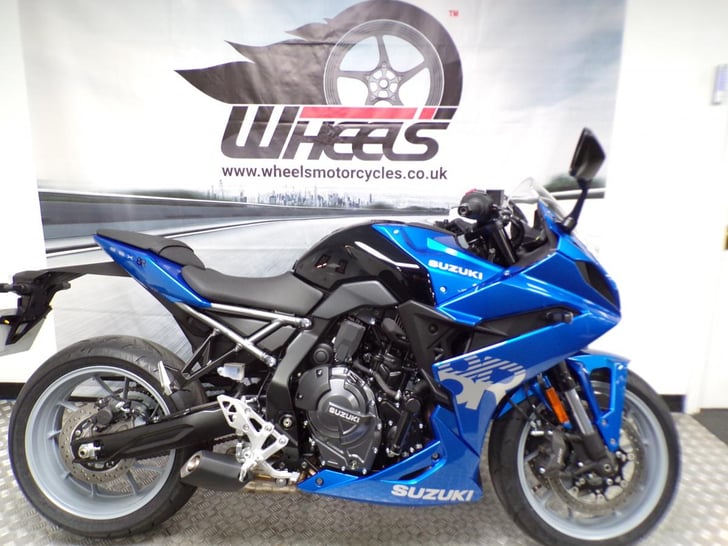 Suzuki GSX-8R