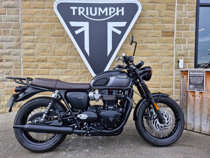 Triumph BONNEVILLE T120 BLACK