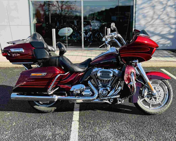 Harley-Davidson CVO ROAD GLIDE ULTRA 
