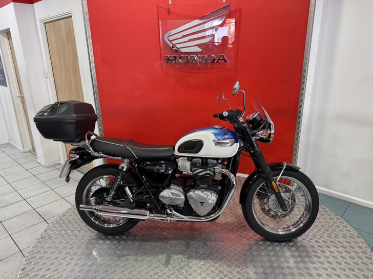 Triumph BONNEVILLE T100