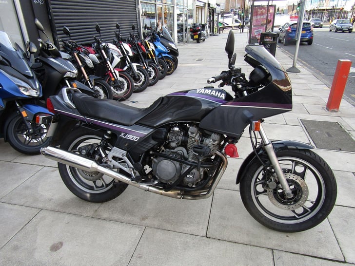 Yamaha XJ900F 