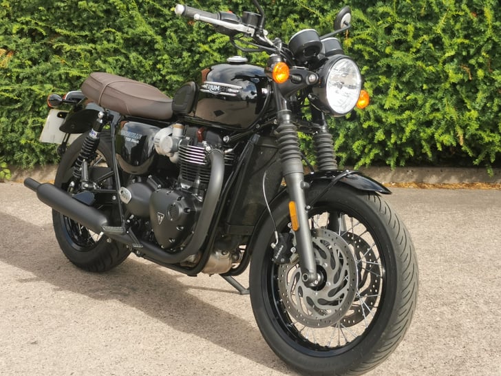 Triumph BONNEVILLE T120 BLACK