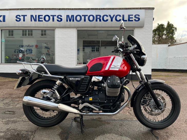 Moto Guzzi V7