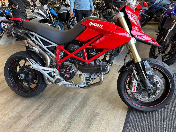 DUCATI HYPERMOTARD 1100S