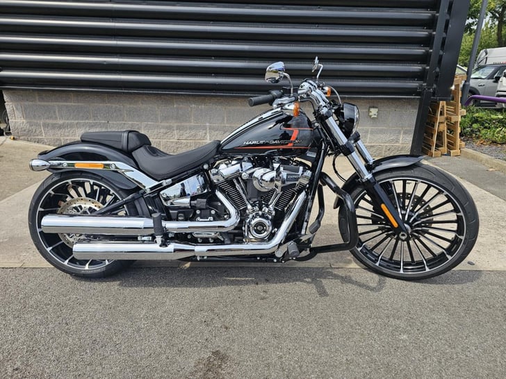 Harley-Davidson BREAKOUT 1923 23 