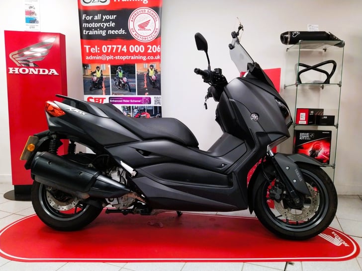 Yamaha XMAX 300