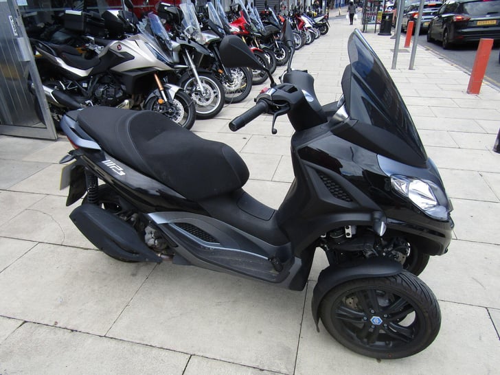 Piaggio MP3 300 HPE CVT
