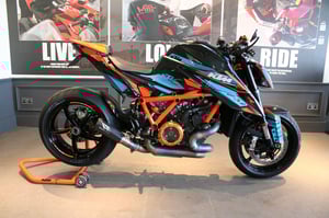 Watch video of KTM 1290 SUPER DUKE R 1290 SUPER DUKE R 1290 in Watford
