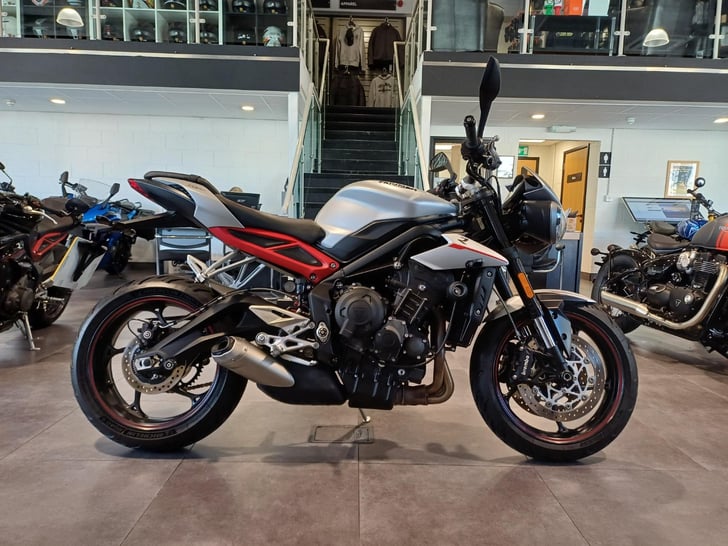 Triumph STREET TRIPLE 765 R