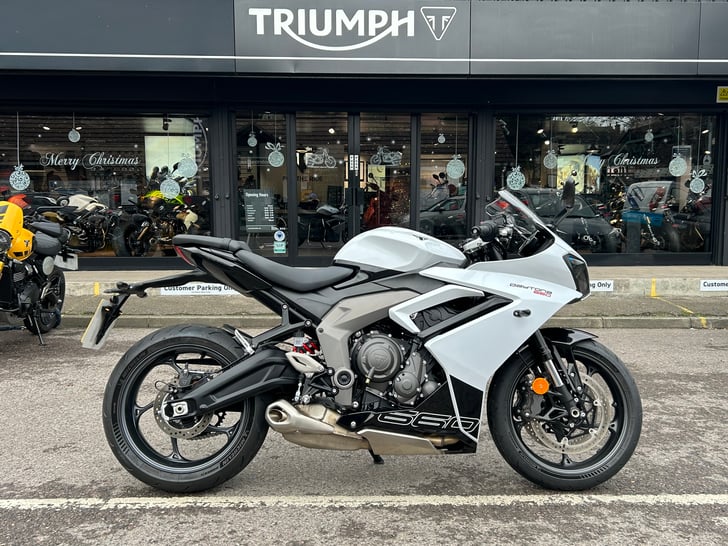 Triumph DAYTONA 660