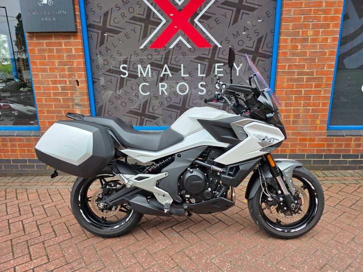 Cfmoto 700MT