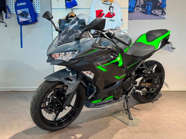 Kawasaki NINJA 400