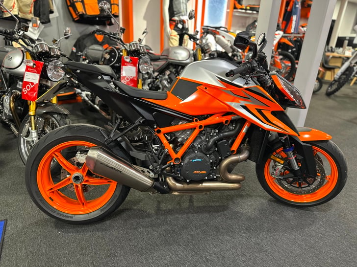 KTM 1290 SUPER DUKE R EVO