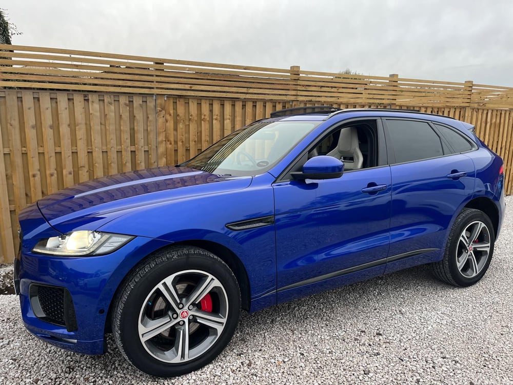 Used Jaguar F-PACE F-PACE 3.0 D300 V6 S AUTO AWD EURO 6 (S/S) 5DR for sale in Chesterfield